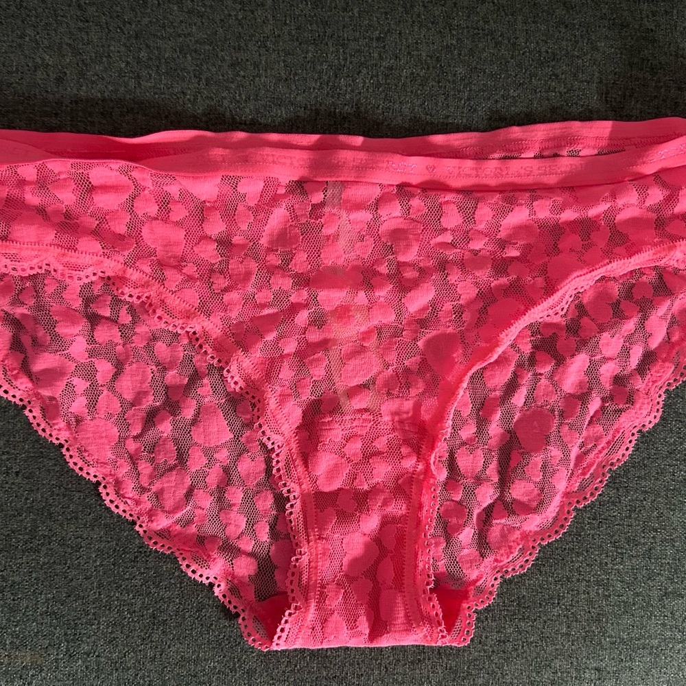 Victoria Secret Lace hot pink bikini panty (L)